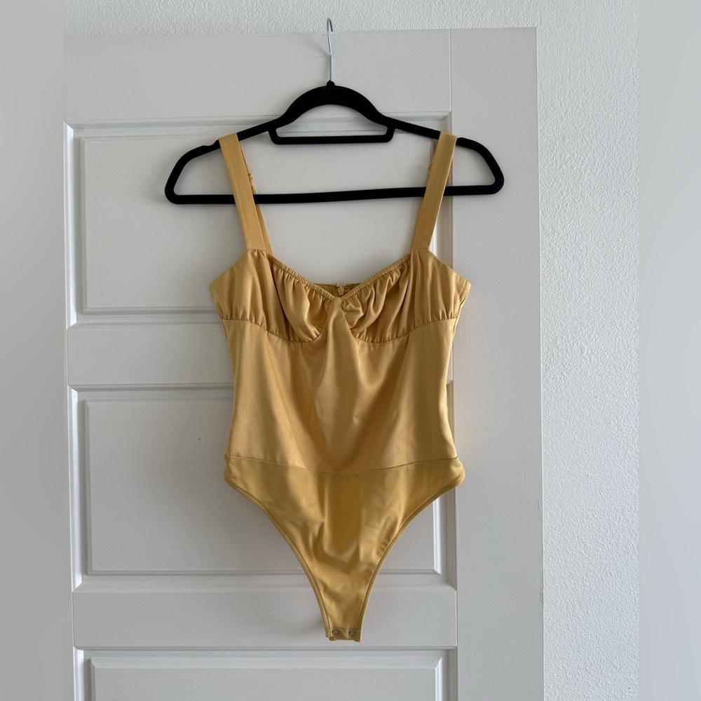 Danielle Bernstein Yellow Satin Bodysuit Size 2 - Picture 2 of 5